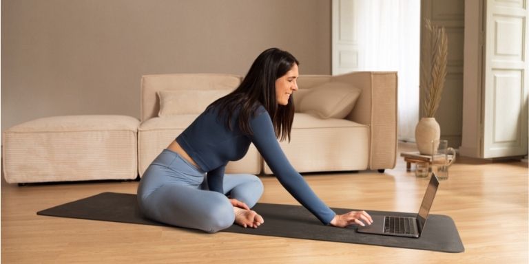 Formación Vinyasa Yoga 200h Online