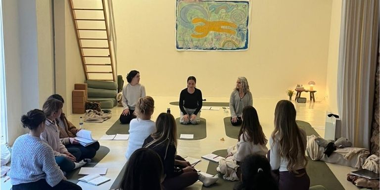 Formación Vinyasa Yoga 200h Valencia