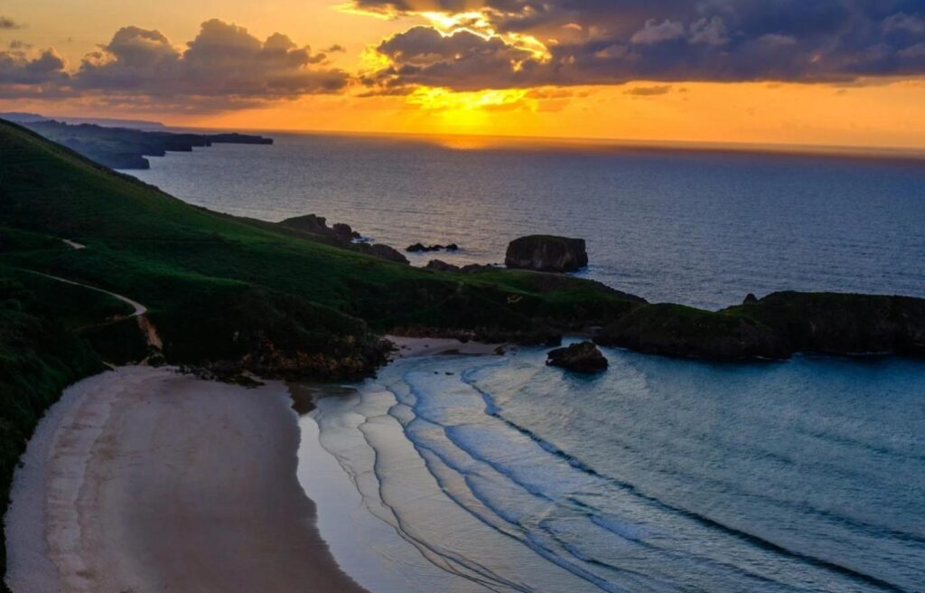 Retiro de Yoga, Mar y Montaña en el Oriente de Asturias (abril 2027)