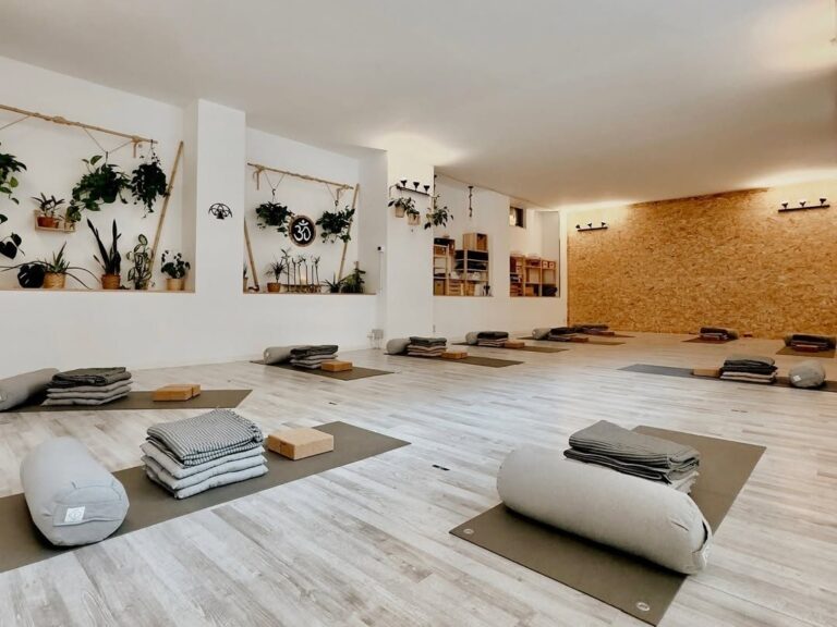 Yoga Naué · Centro de yoga en Valladolid